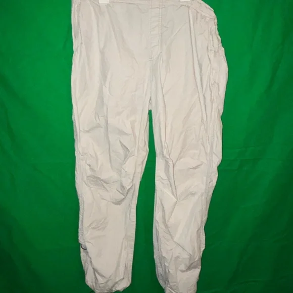 Women’s cargo White Pants - Picture 2 of 2